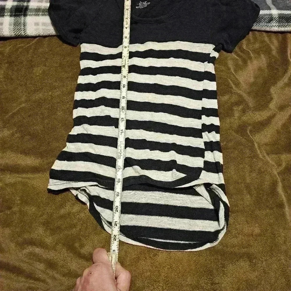 Women's medium black and white stripe poof! T-shirt - Picture 4 of 6